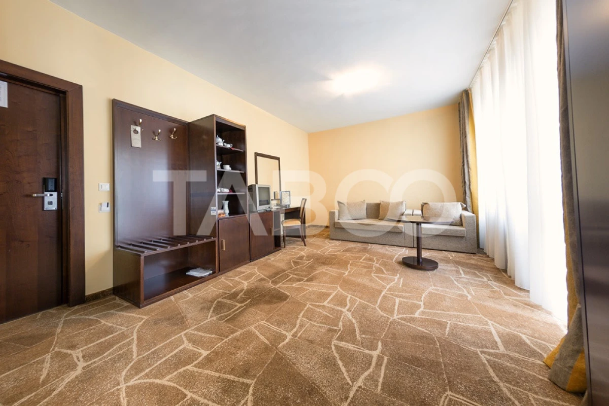 Hotel de 3* si 4* cu 64 de camere in Alba Iulia ultracentral - 10