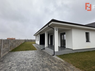 Casa individuala pe parter cu 4 camere, 103 mp, in Mosnita Veche