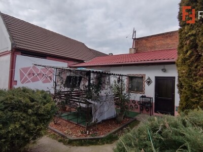 Casa individuala 4 camere, zona Ronat - Teren 902 mp