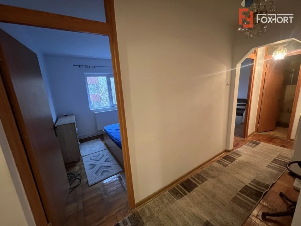 Apartament cu 4 camere, decomandat Zona Girocului - 9