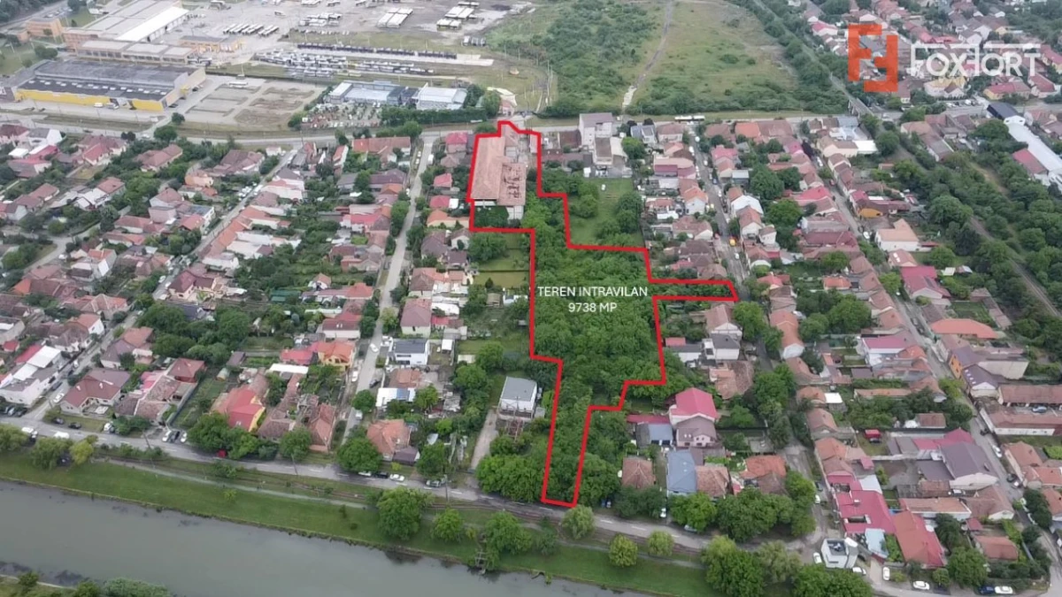 Teren intravilan 9738 mp, cu iesire pe 3 strazi - zona Dambovita - 1