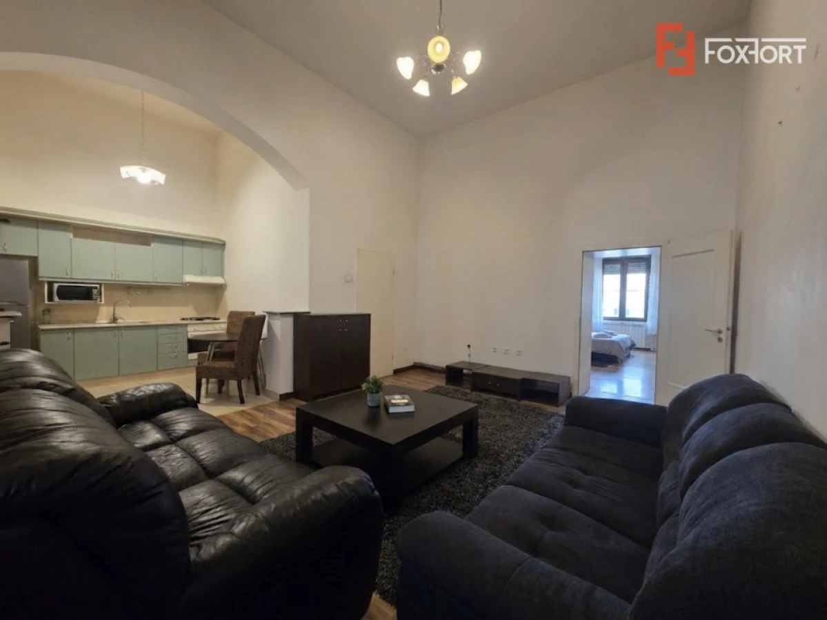 Apartament cu 2 camere semidecomandat, et 1, zona Centrala - 2