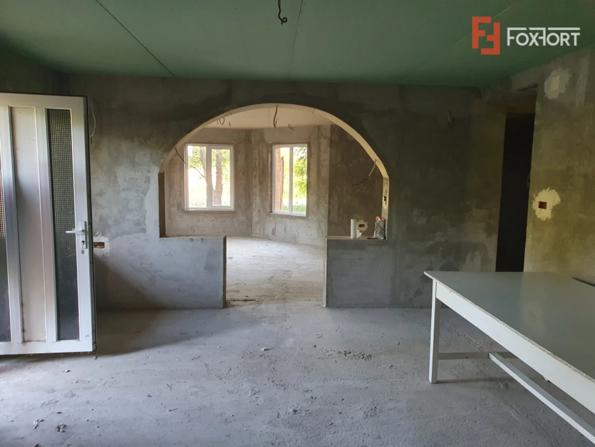 Casa individuala cu 5 camere si 2 bai, Central - Jebel - 8