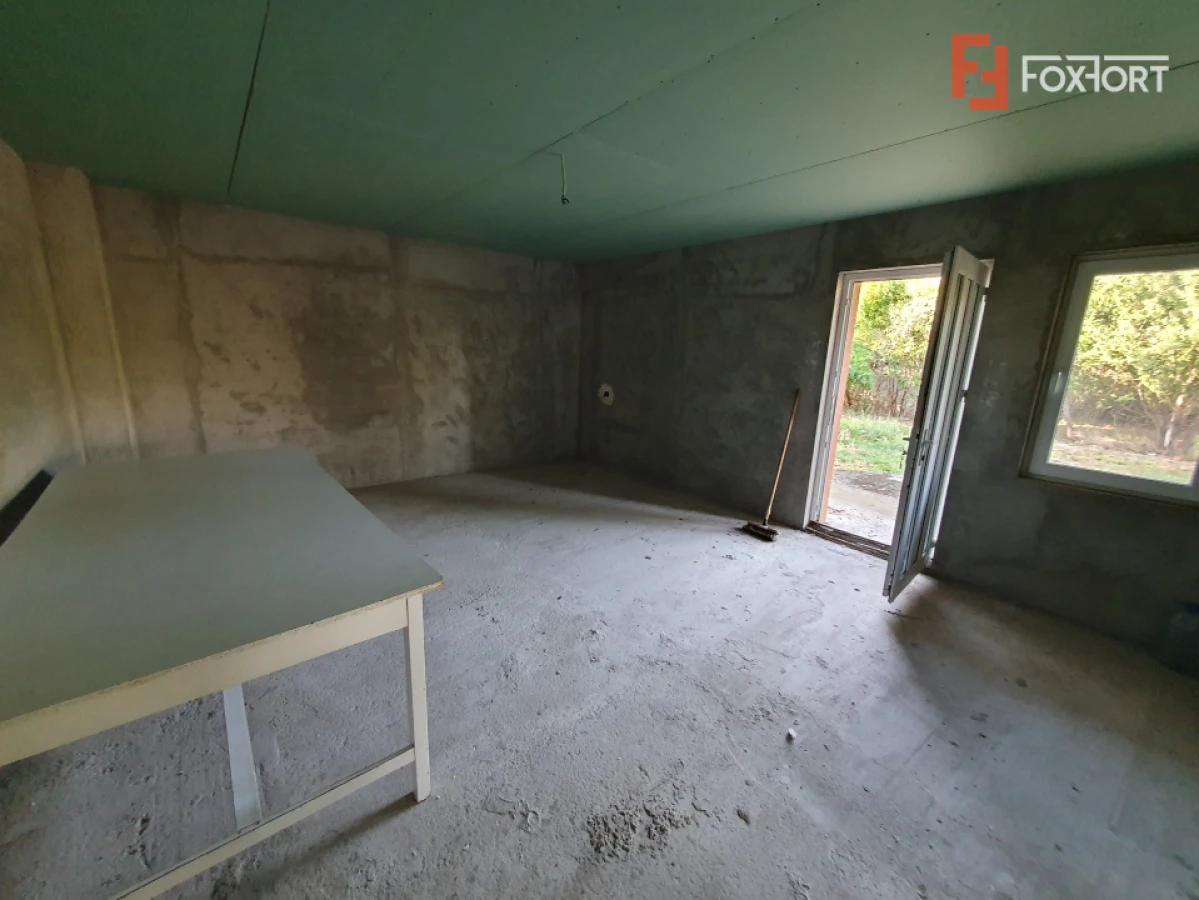 Casa individuala cu 5 camere si 2 bai, Central - Jebel - 7