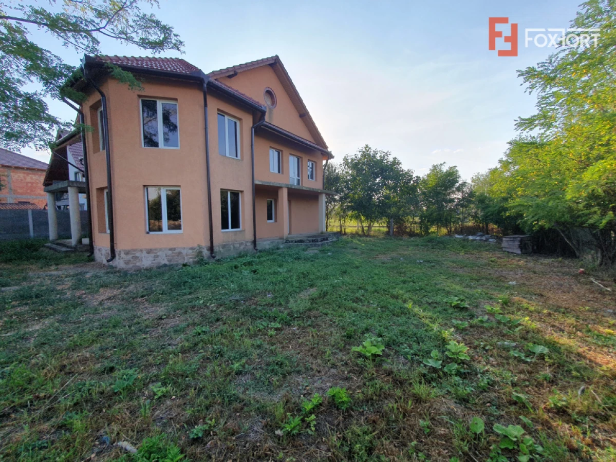 Casa individuala cu 5 camere si 2 bai, Central - Jebel - 4