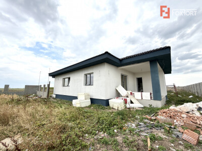 Casa individuala cu 3 camere pe parter, zona Sanandrei