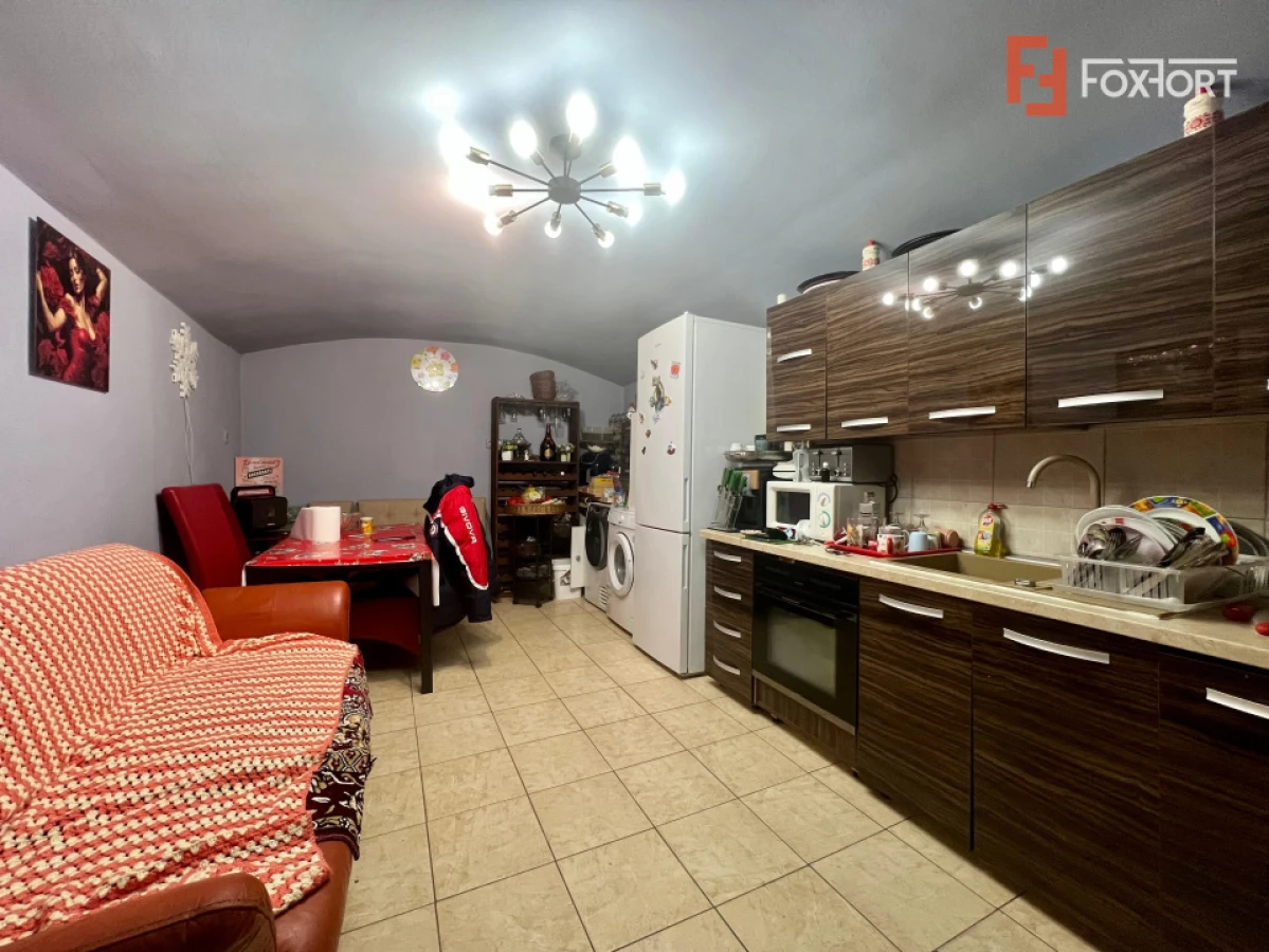 Apartament 2 camere la curte comuna de vanzare, zona Traian - 8