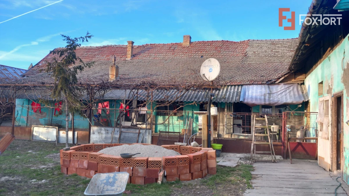 Casa individuala + hala de vanzare in Grabat - 4
