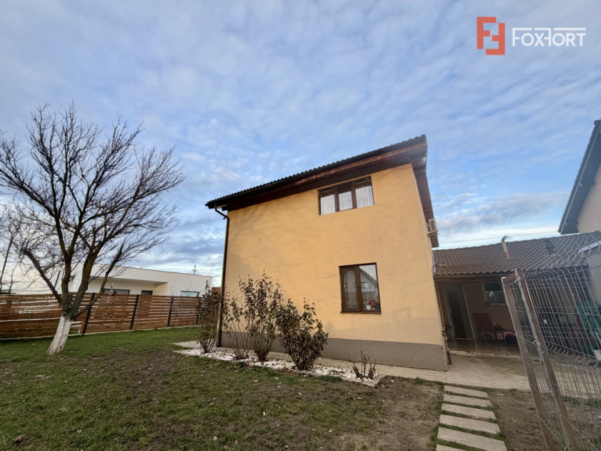 COMISION 0% Duplex despartit prin garaj, 5 camere, teren 660 mp in Sanandrei - 1