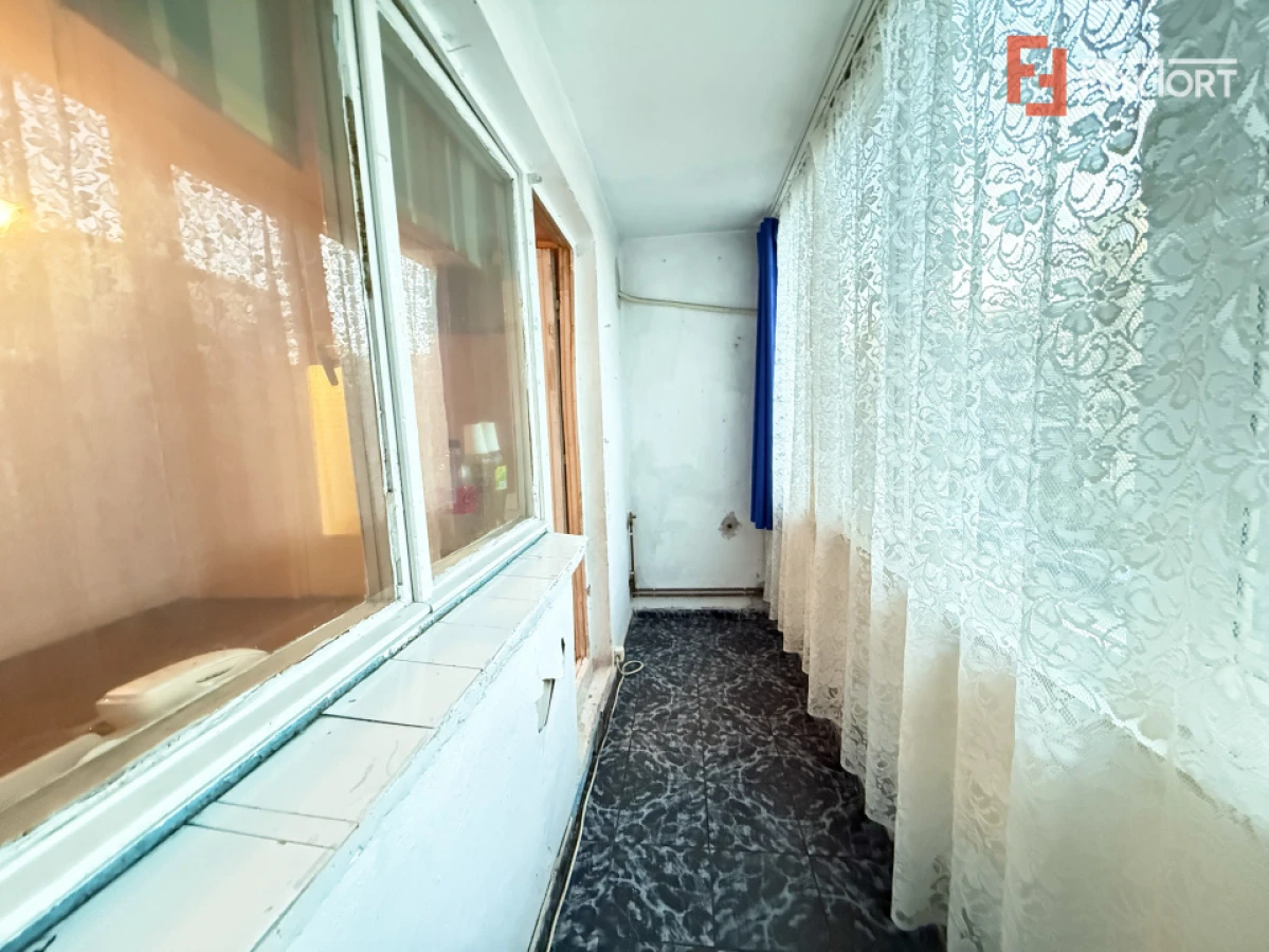 Apartament cu 2 camere de vanzare la etajul 1, zona Cetatii - 8