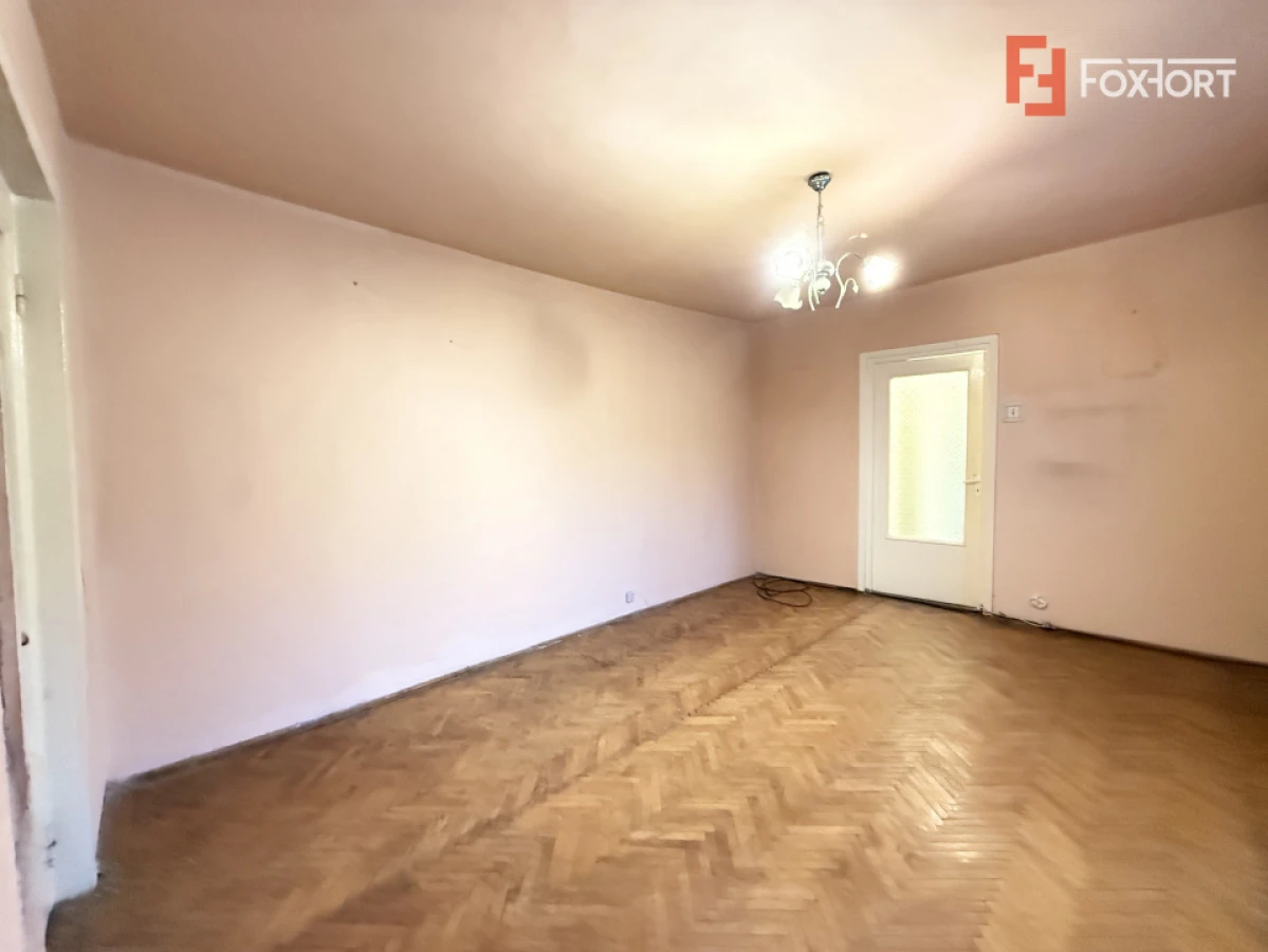 Apartament cu 2 camere de vanzare la etajul 1, zona Cetatii - 2