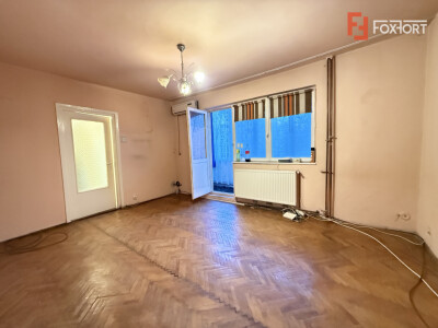 Apartament cu 2 camere de vanzare la etajul 1, zona Cetatii