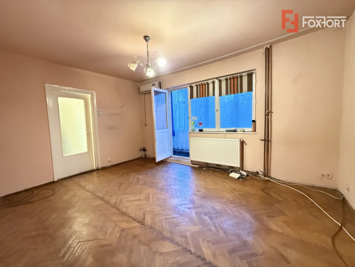 Apartament cu 2 camere de vanzare la etajul 1, zona Cetatii - 1