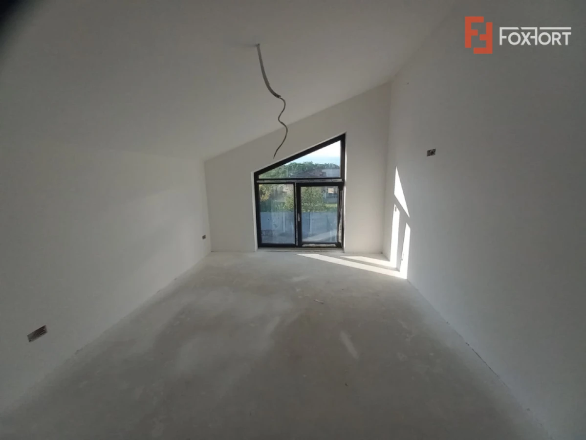 Duplex modern cu 5 camere si 2 bai in Ghiroda - 10