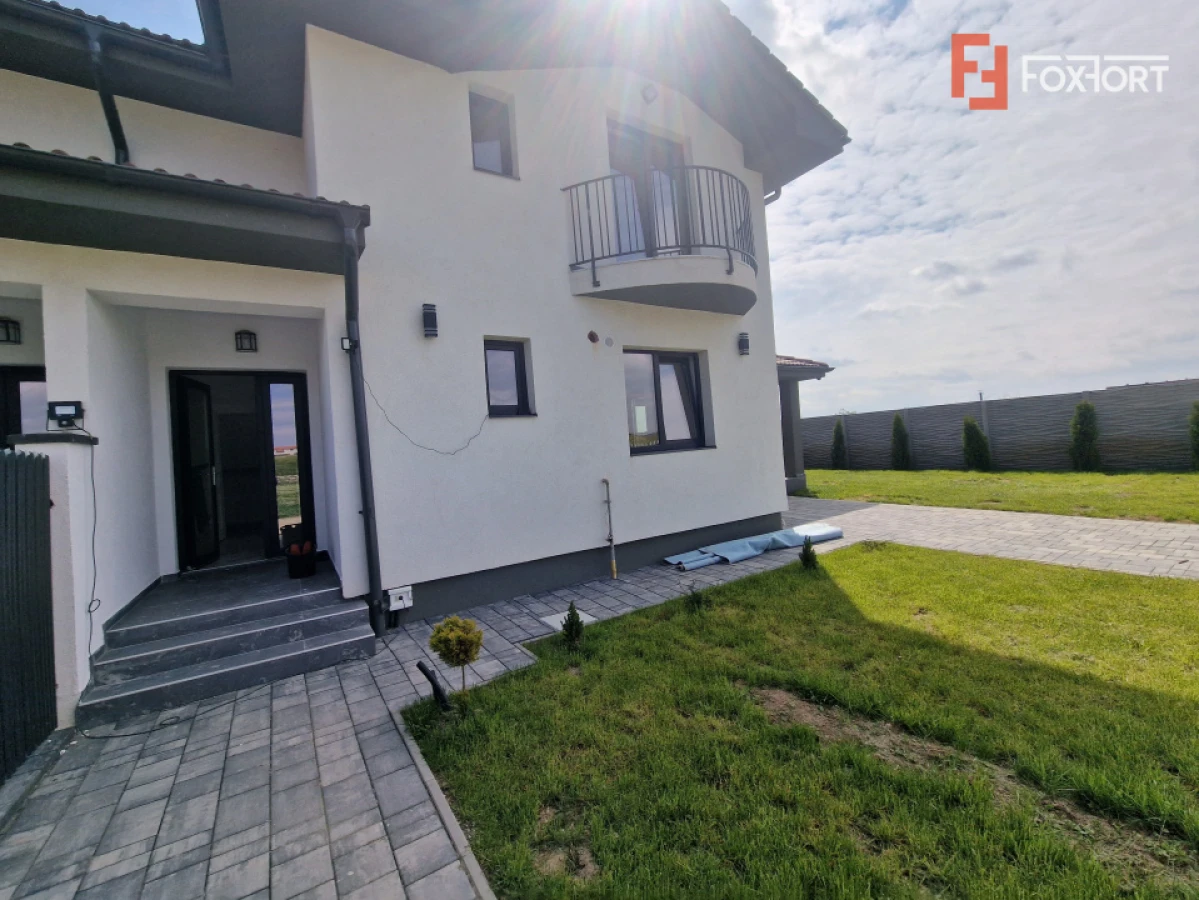 Duplex de vanzare cu 3 camere si teren de 309 mp - Recas - 9