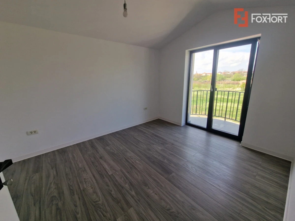 Duplex de vanzare cu 3 camere si teren de 309 mp - Recas - 7