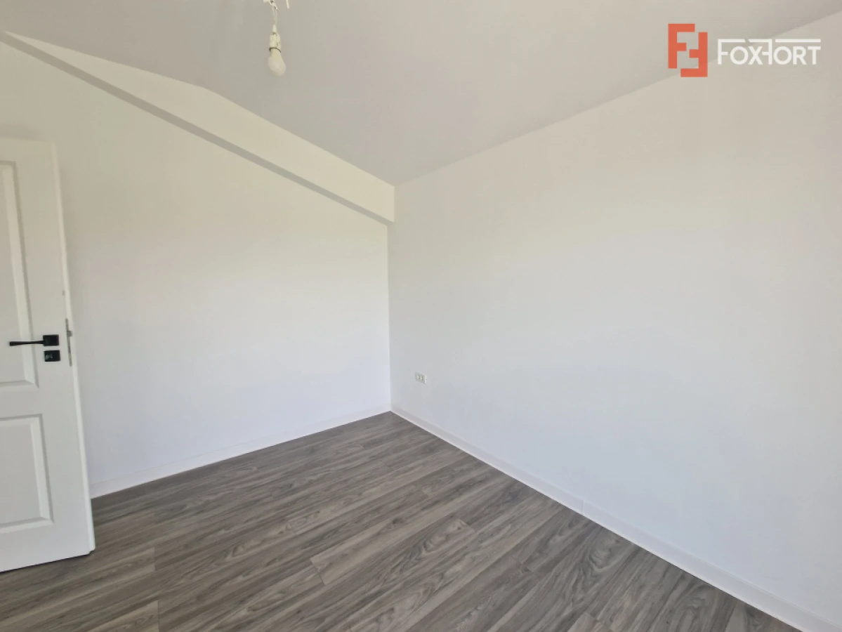 Duplex de vanzare cu 3 camere si teren de 309 mp - Recas - 6
