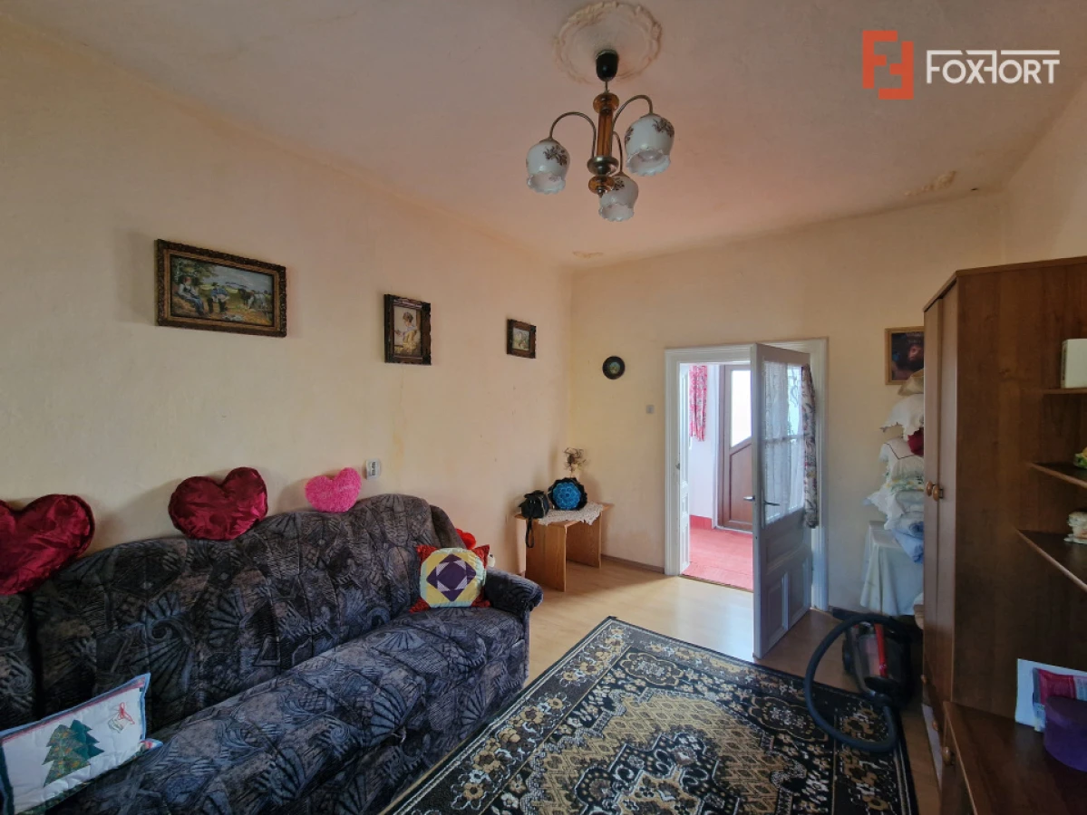 Casa individuala de vanzare cu 4 camere si teren de 800 mp - Recas - 10