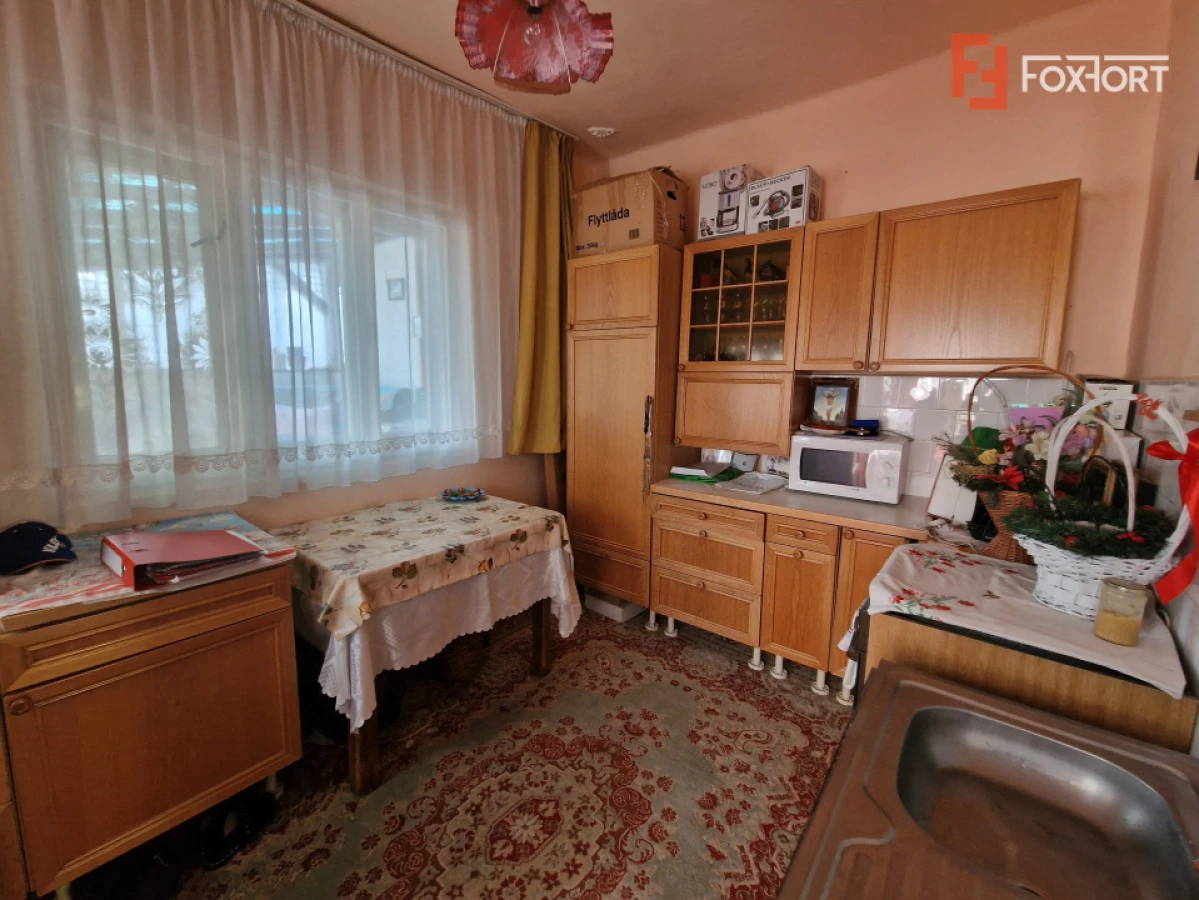 Casa individuala de vanzare cu 4 camere si teren de 800 mp - Recas - 9