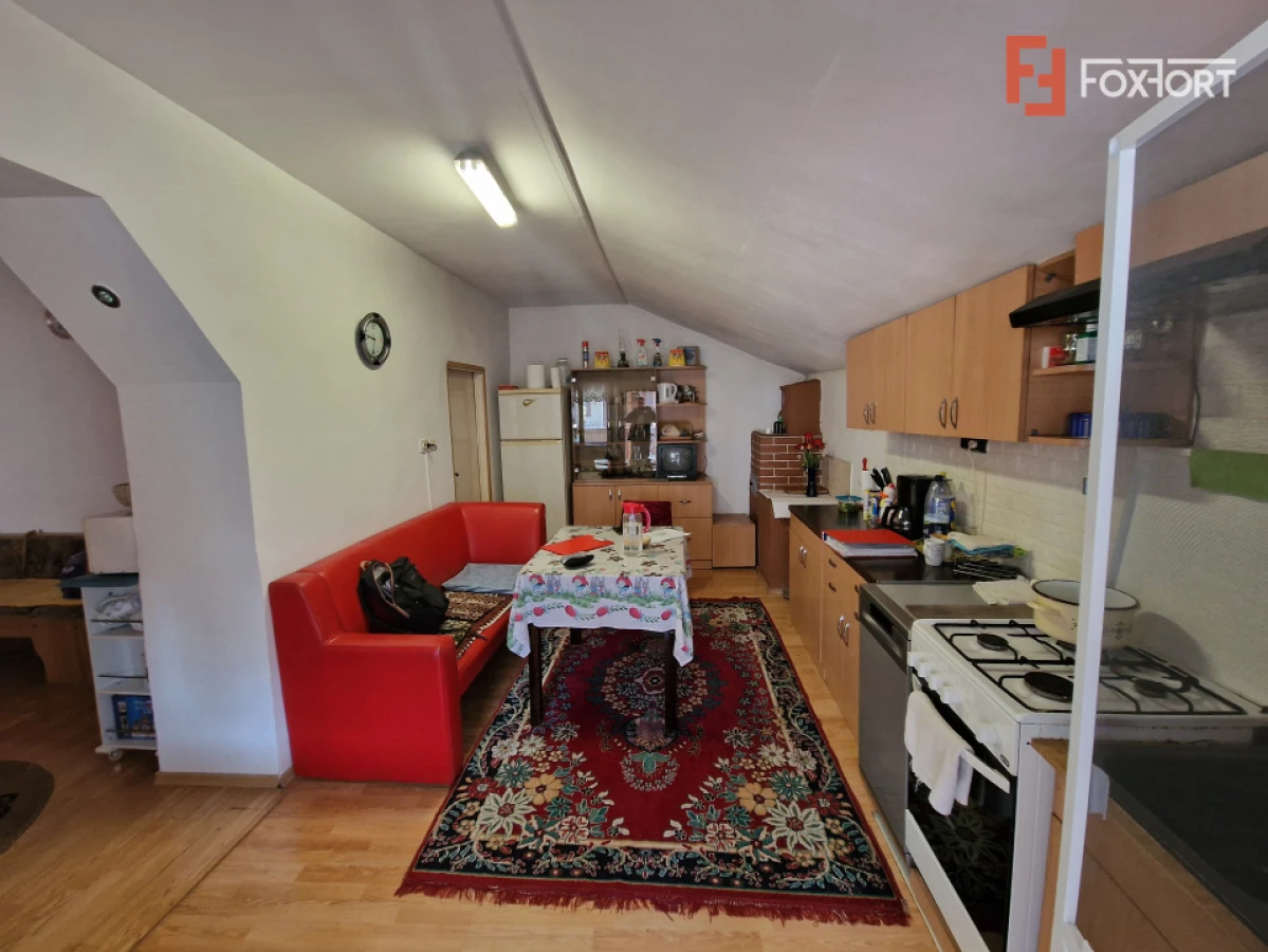 Casa individuala de vanzare cu 4 camere si teren de 800 mp - Recas - 4