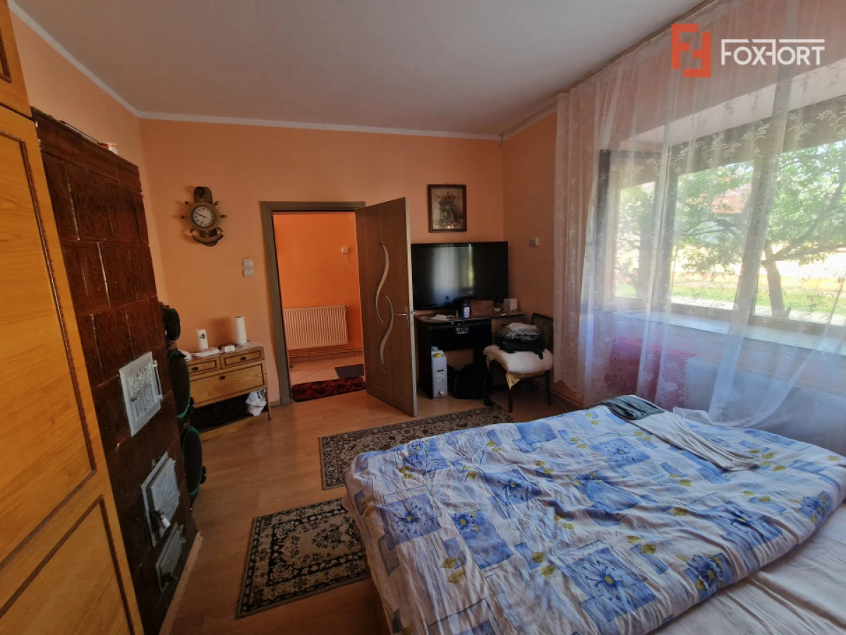 Casa individuala de vanzare cu 4 camere si teren de 800 mp - Recas - 3