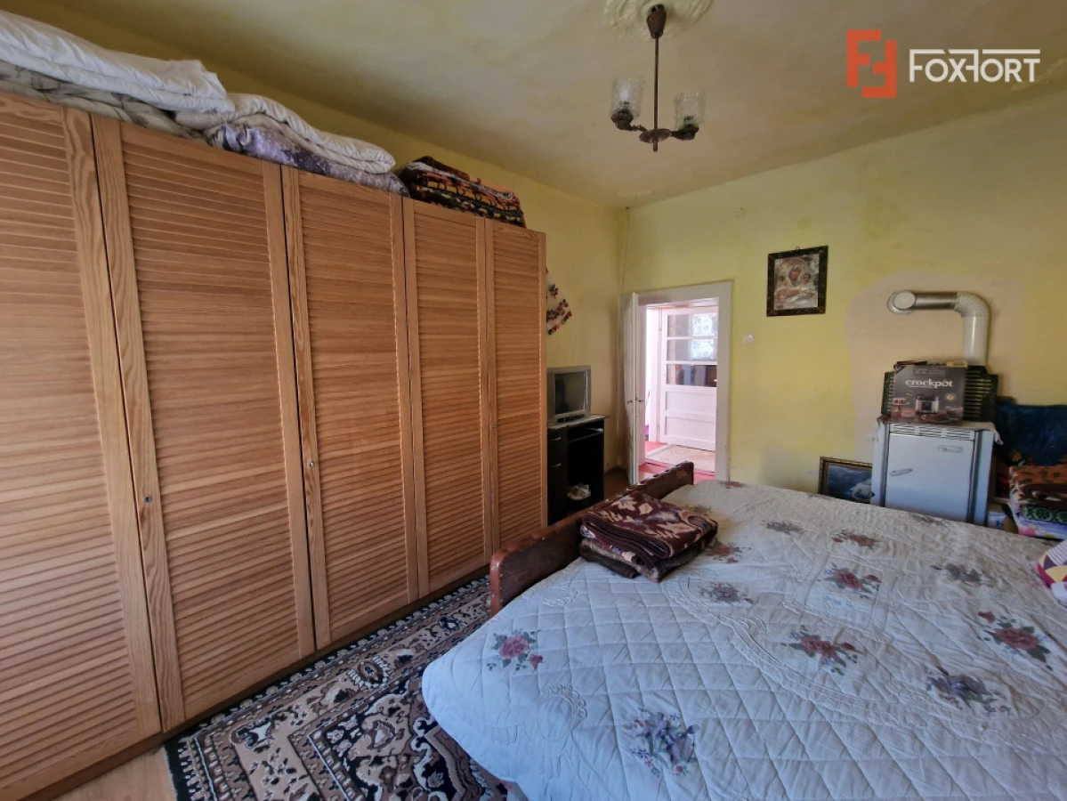 Casa individuala de vanzare cu 4 camere si teren de 800 mp - Recas - 2
