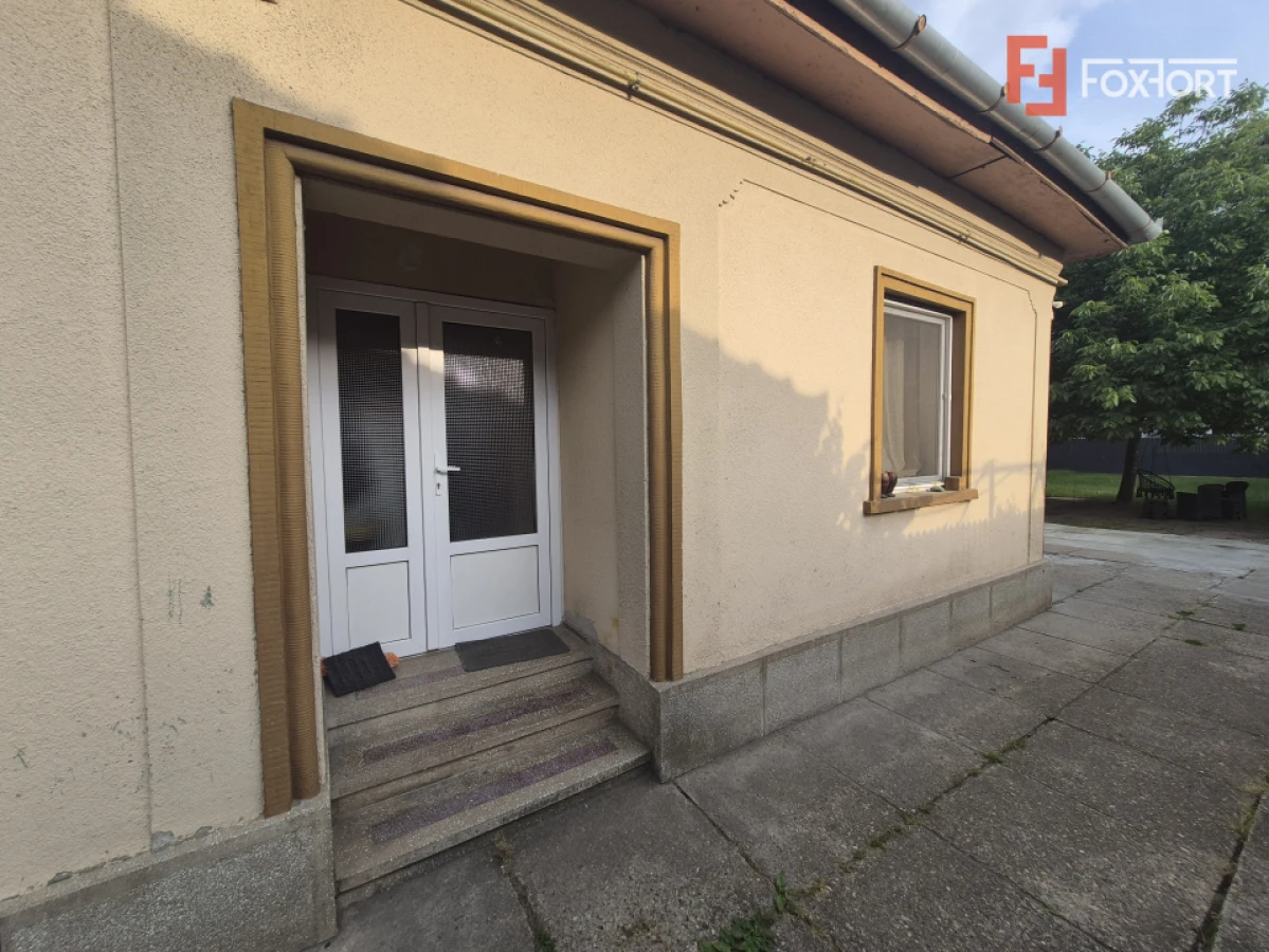 Casa individuala cu 2 spatii comerciale inchiriate – zona Lipovei - 1