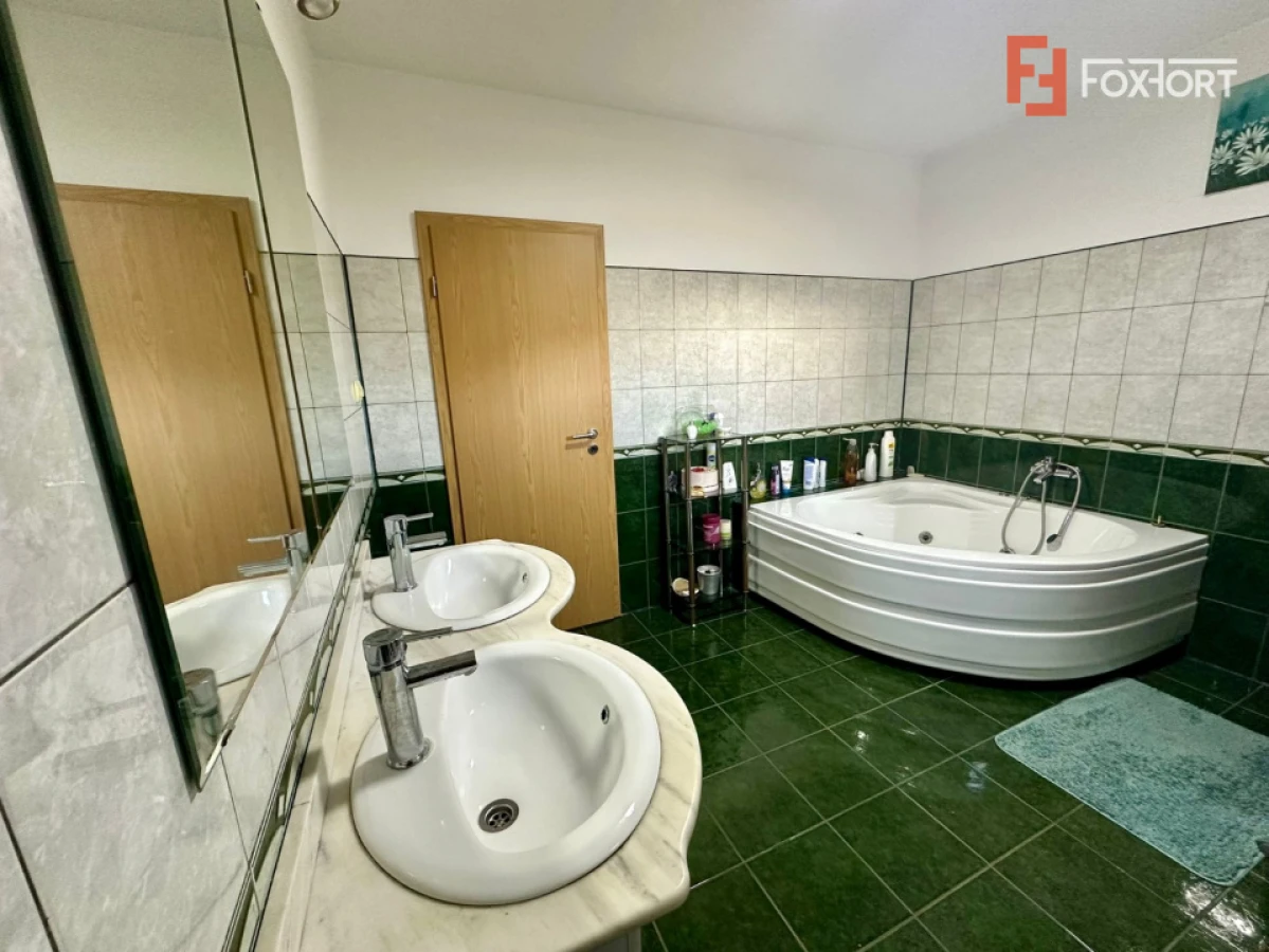 Casa individuala cu 4 camere si teren de 600 mp - Dumbravita - 9