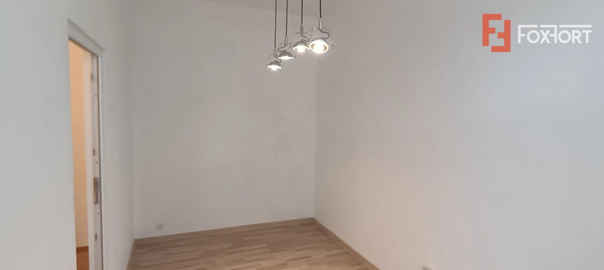 Apartament cu 2 camere la curte comuna + teren - zona Arad - 3