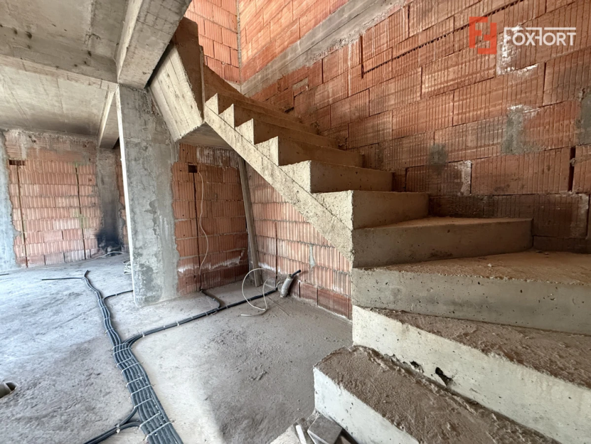 Duplex cu 4 camere de vanzare in Sanandrei - 2