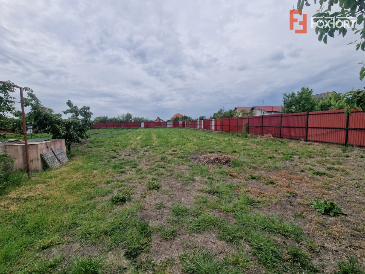 Casa individuala de vanzare cu 5 camere si teren de 2543 mp - Izvin - 8