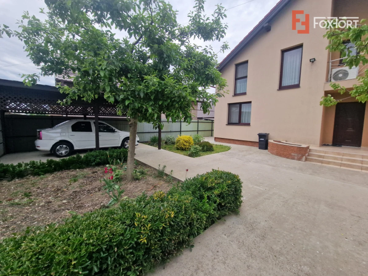 Casa individuala de vanzare cu 5 camere si teren de 2543 mp - Izvin - 4