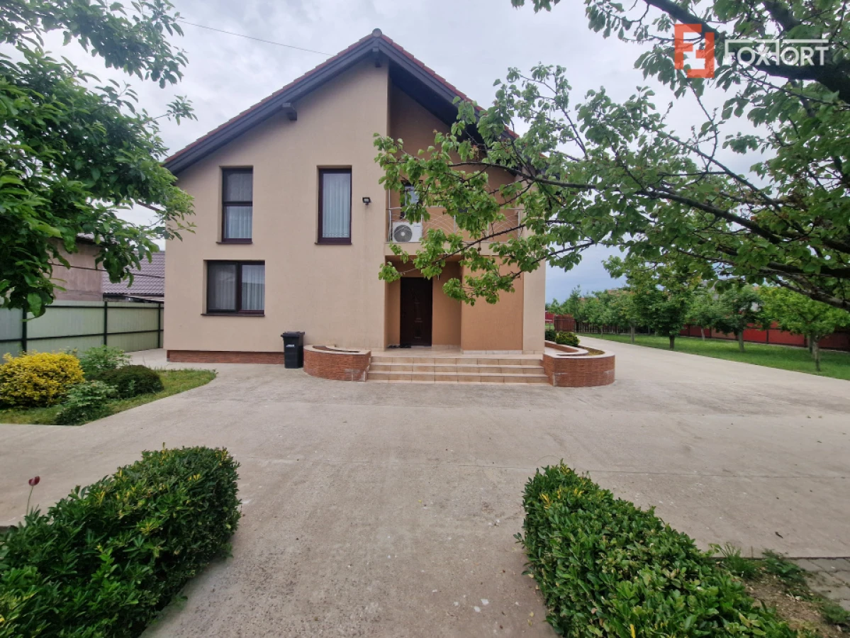 Casa individuala de vanzare cu 5 camere si teren de 2543 mp - Izvin - 3