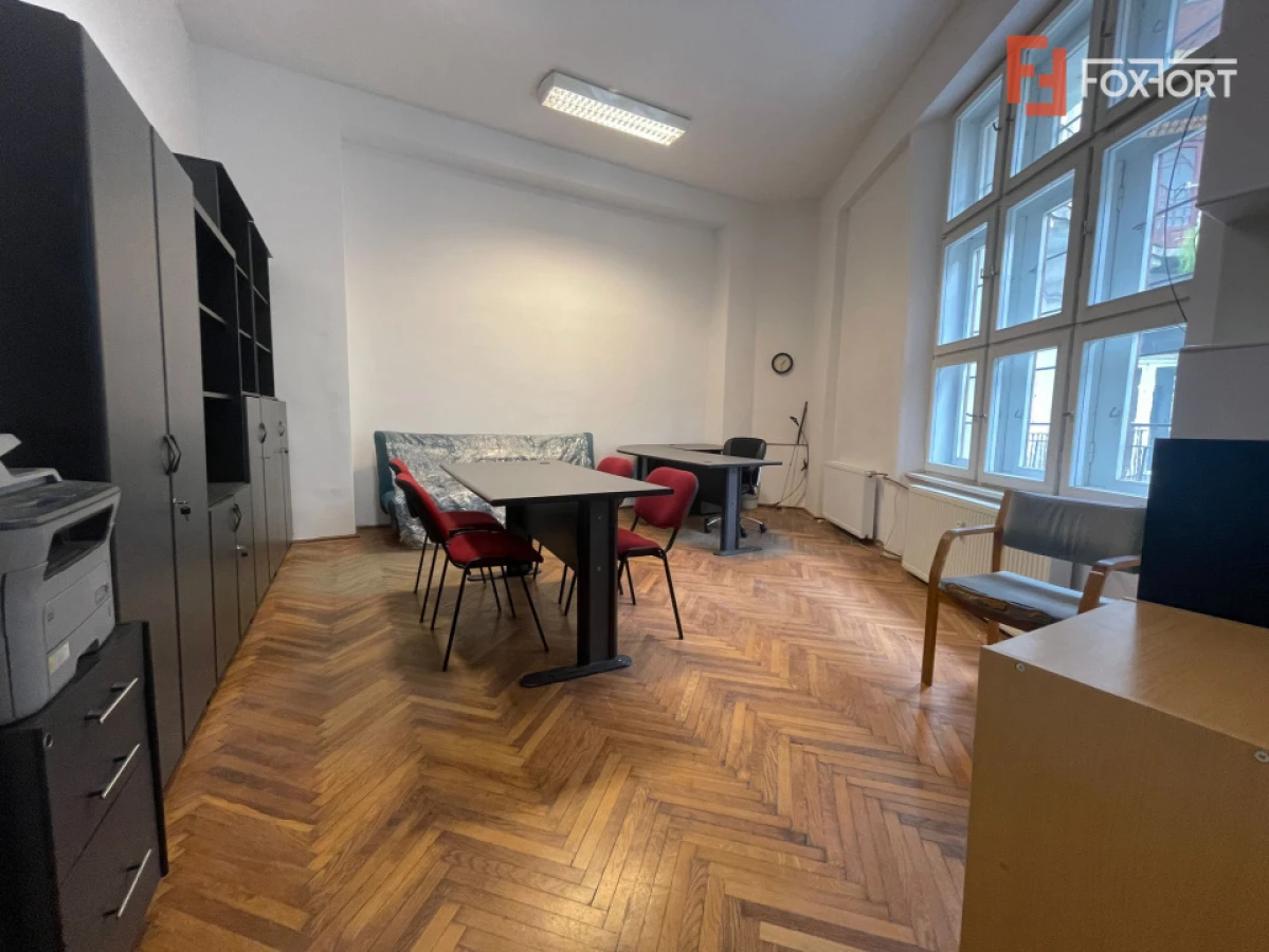 Birou de inchiriat ultracentral Arad – gata pentru activitate - 9