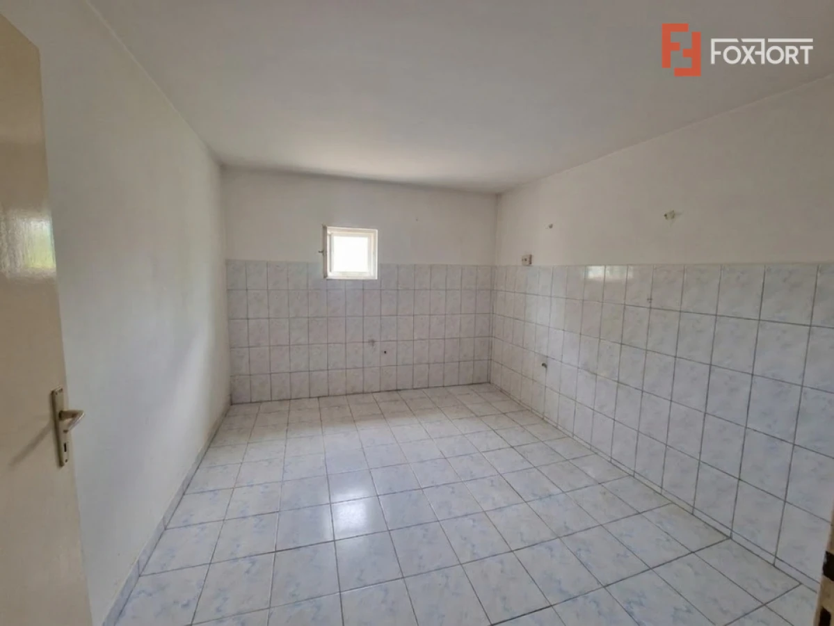 Casa cu 3 camere si teren de 2096 mp in Ianova - 6