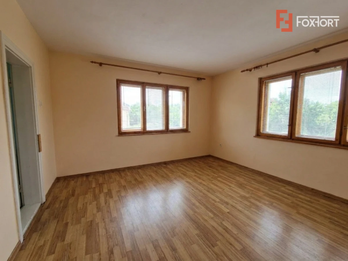Casa cu 3 camere si teren de 2096 mp in Ianova - 3