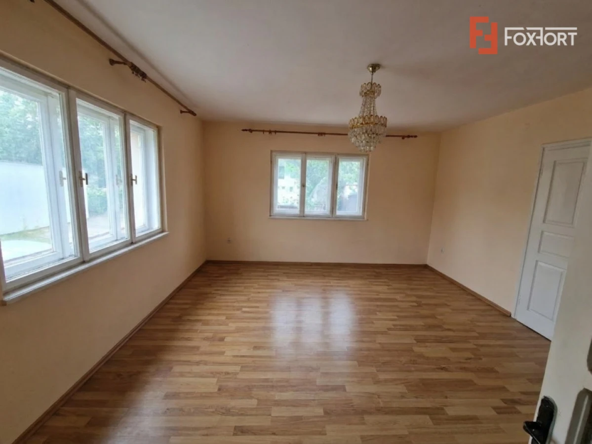 Casa cu 3 camere si teren de 2096 mp in Ianova - 2