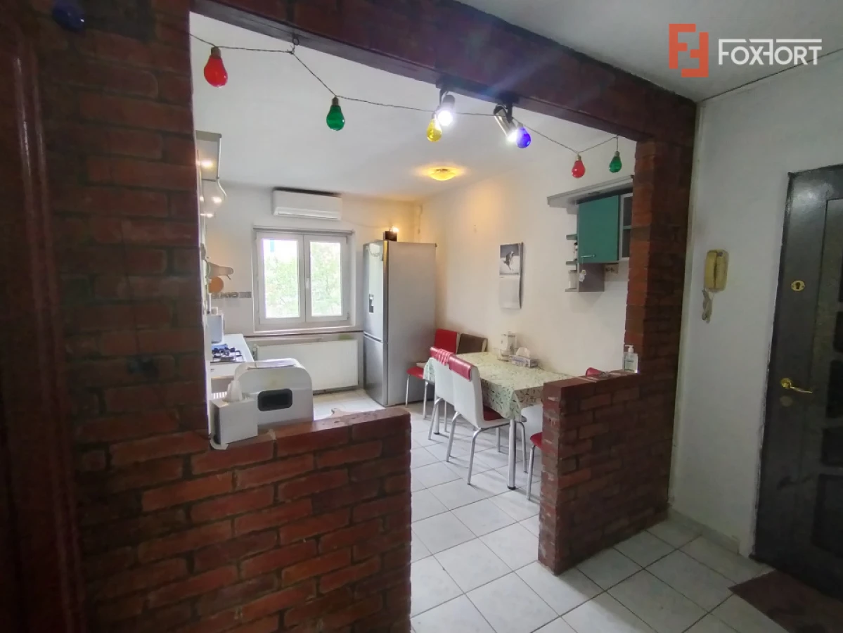 Apartament cu 3 camere de vanzare in zona Soarelui - 4