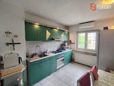 Apartament cu 3 camere de vanzare in zona Soarelui