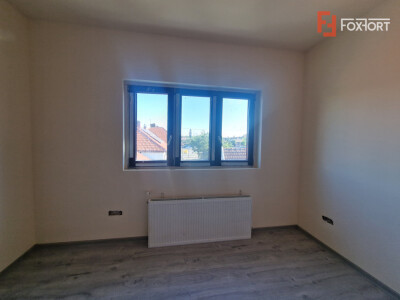 Duplex de vanzare cu 4 camere, Mosnita Noua