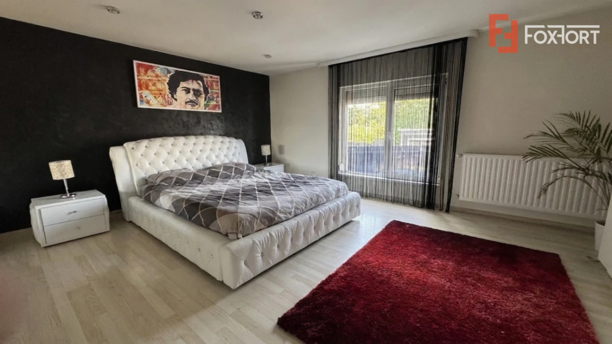 Casa spatioasa cu 7 camere si curte proprie, zona Dambovita - 6