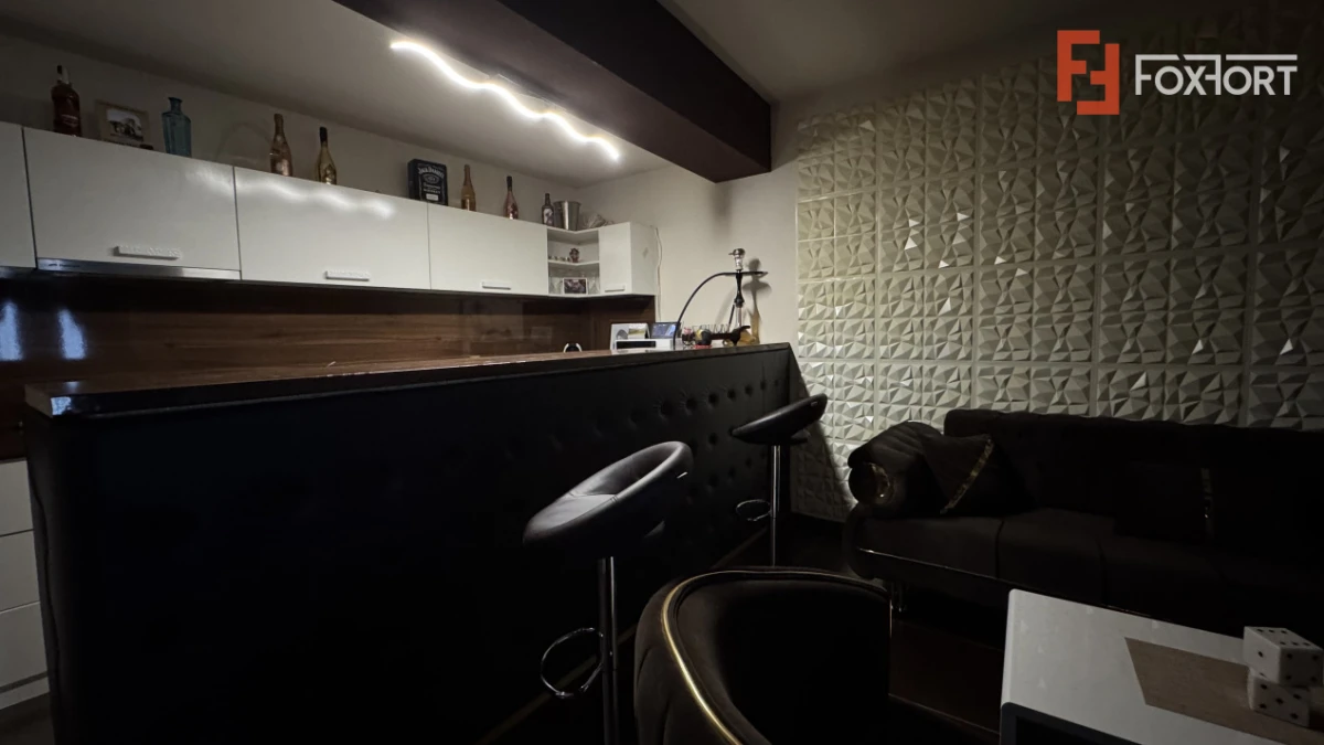 Casa spatioasa cu 7 camere si curte proprie, zona Dambovita - 3