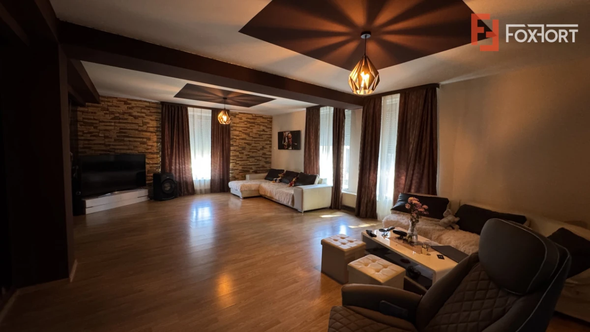 Casa spatioasa cu 7 camere si curte proprie, zona Dambovita - 1