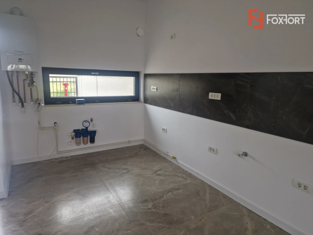 Duplex de vanzare cu 3 camere - zona Mosnita Noua - 2