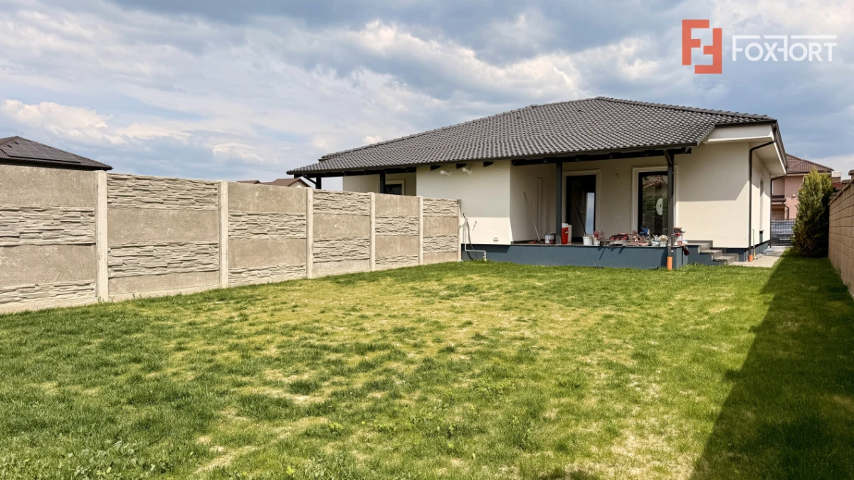 Duplex de vanzare, 3 camere + teren 330 mp, Mosnita Noua - 2