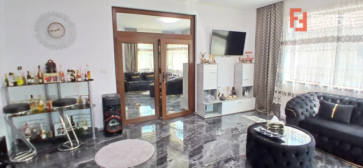 Casa individuala cu 6 camere Parter + 1 Etaj in Comlosu Mare - 8