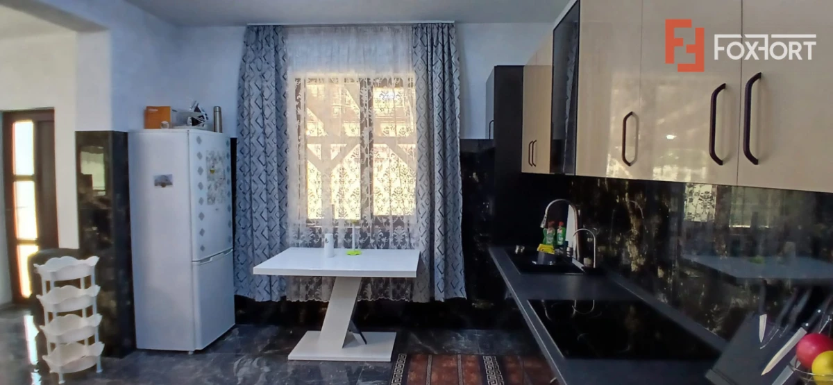 Casa individuala cu 6 camere Parter + 1 Etaj in Comlosu Mare - 6