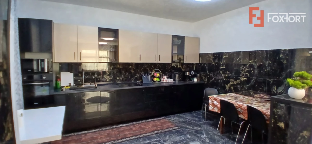 Casa individuala cu 6 camere Parter + 1 Etaj in Comlosu Mare - 5
