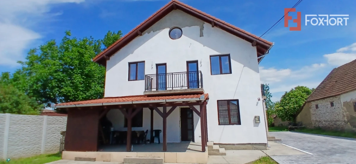 Casa individuala cu 6 camere Parter + 1 Etaj in Comlosu Mare - 4