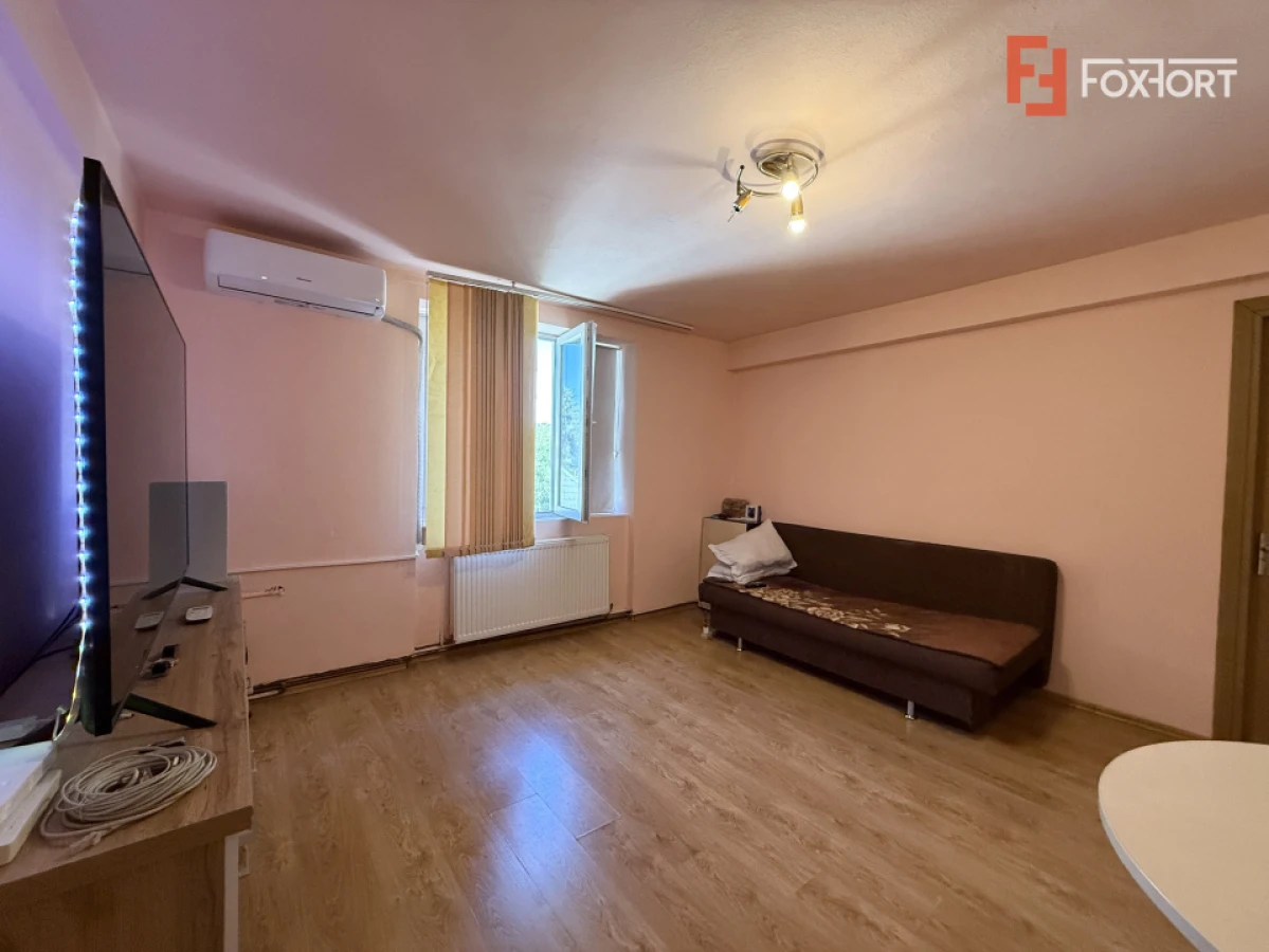 Apartament cu 2 camere, de vanzare in zona Complex Studentesc - 1